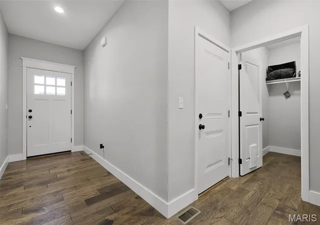 Photo 3 of Single family home for sale at 7104 Richmond Dr, Glen Carbon, IL 62034 | MLS# MIS26064847 | Listing updated on 2026-10-08