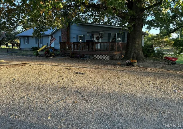 Photo 1 of Single family home for sale at 32954 Irish Ln, Brighton, IL 62012 | MLS# MIS26064848 | Listing updated on 2026-10-20