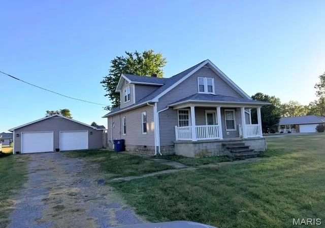 Photo 2 of Single family home for sale at 326 E Cherry St, Hoyleton, IL 62803 | MLS# MIS26064850 | Listing updated on 2026-10-09