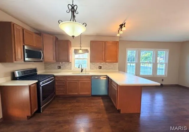 Photo 4 of Single family home for sale at 326 E Cherry St, Hoyleton, IL 62803 | MLS# MIS26064850 | Listing updated on 2026-10-09