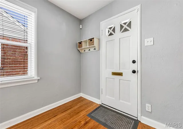 Photo 2 of Single family home for sale at 7056 Holly Hills Ave, Saint Louis, MO 63123 | MLS# MIS26064851 | Listing updated on 2026-10-28