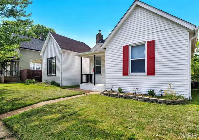 Photo 3 of Single family home for sale at 4831 Gardenville Ave, Saint Louis, MO 63116 | MLS# MIS26064857 | Listing updated on 2026-10-08