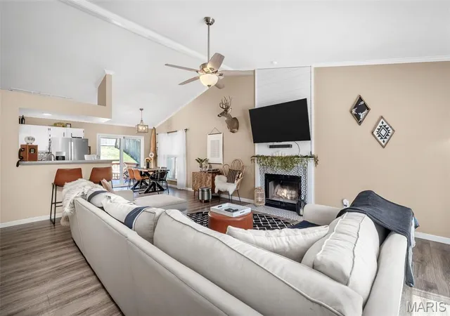 Photo 3 of Single family home for sale at 137 Hollow Crk Dr, Saint Peters, MO 63376 | MLS# MIS26064875 | Listing updated on 2026-10-09