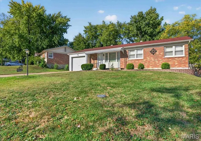 Photo 2 of Single family home for sale at 9335 Forman Rd, Saint Louis, MO 63123 | MLS# MIS26064881 | Listing updated on 2026-10-10