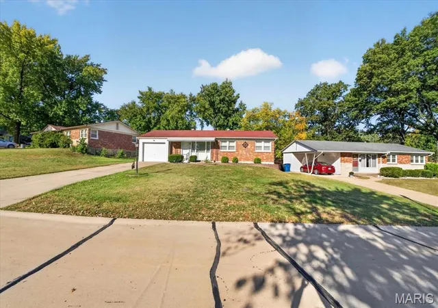 Photo 3 of Single family home for sale at 9335 Forman Rd, Saint Louis, MO 63123 | MLS# MIS26064881 | Listing updated on 2026-10-10