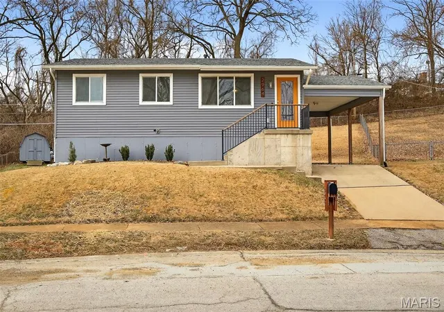 Photo 1 of Sale Pending at 2964 Hallmark Ln, Saint Louis, MO 63125 | MLS# MIS26064888 | Listing updated on 2026-10-18