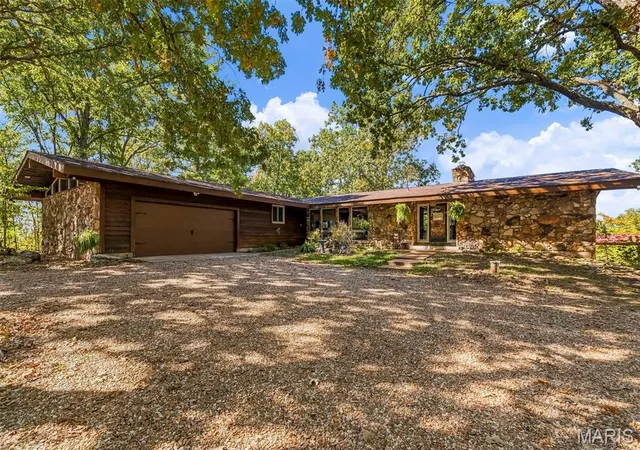 Photo 1 of House for sale at 6549 Butcher Branch Rd, Hillsboro, MO 63050 | MLS# MIS26064889 | Listing updated on 2026-10-09