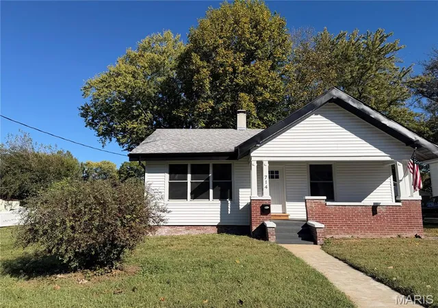 Photo 1 of Single family home for sale at 714 Lasalle St, Collinsville, IL 62234 | MLS# MIS26064892 | Listing updated on 2026-10-18