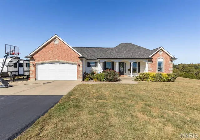 Photo 1 of Single family home for sale at 5203 Spring Valley Dr, Farmington, MO 63640 | MLS# MIS26064901 | Listing updated on 2026-10-08