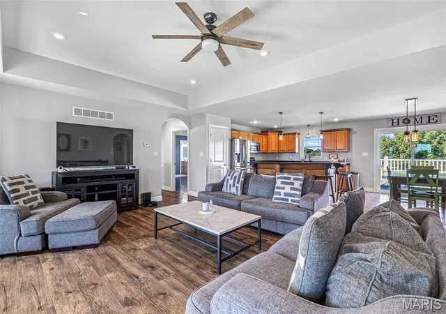 Photo 3 of Single family home for sale at 5203 Spring Valley Dr, Farmington, MO 63640 | MLS# MIS26064901 | Listing updated on 2026-10-08