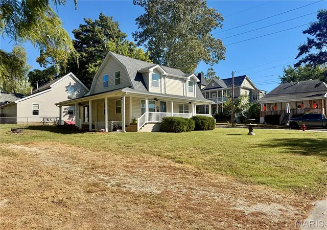 Photo 3 of Single family home for sale at 405 N Adams St, Festus, MO 63028 | MLS# MIS26064909 | Listing updated on 2026-10-18