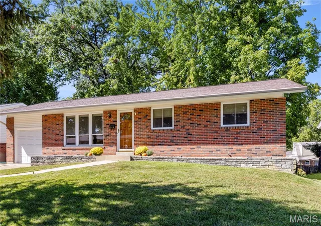 Photo 1 of Sale Pending at 2311 Rosegarden Dr, Saint Louis, MO 63125 | MLS# MIS26064912 | Listing updated on 2026-10-17