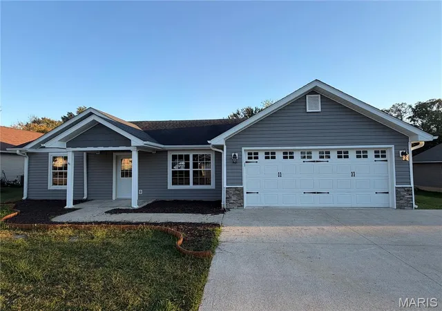 Single family home for sale at 104 Avery Ln, Poplar Bluff, MO 63901 | MLS# MIS26064915