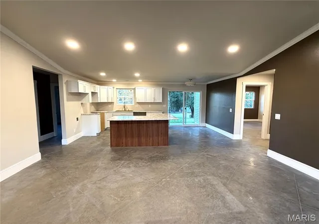 Photo 3 of Single family home for sale at 104 Avery Ln, Poplar Bluff, MO 63901 | MLS# MIS26064915 | Listing updated on 2026-10-09