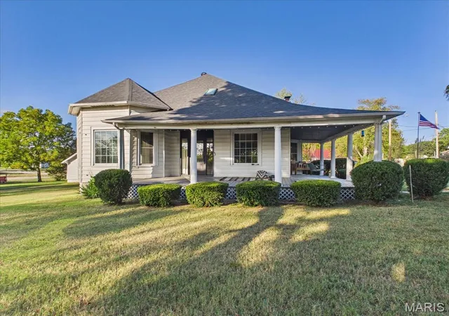 Photo 3 of Single family home for sale at 401 W Gibbs St, Salem, MO 65560 | MLS# MIS26064917 | Listing updated on 2026-10-14