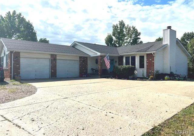 Photo 1 of Single family home for sale at 14620 Pike 377, Bowling Green, MO 63334 | MLS# MIS26064920 | Listing updated on 2026-10-09