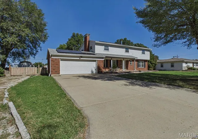 Photo 3 of Single family home for sale at 1411 Norwood Dr, Granite City, IL 62040 | MLS# MIS26064933 | Listing updated on 2026-10-08