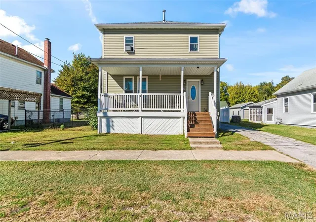 Photo 1 of Single family home for sale at 609 N Van Buren St, Litchfield, IL 62056 | MLS# MIS26064934 | Listing updated on 2026-10-08