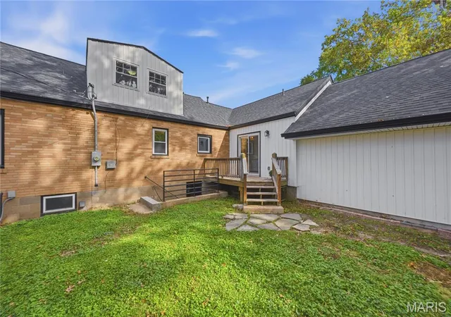 Photo 3 of Single family home for sale at 5408 Heege Rd, Saint Louis, MO 63123 | MLS# MIS26064935 | Listing updated on 2026-10-29