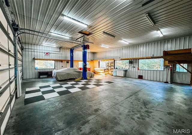 Photo 4 of Single family home for sale at 5450 County Rd 409, Hannibal, MO 63401 | MLS# MIS26064936 | Listing updated on 2026-10-08