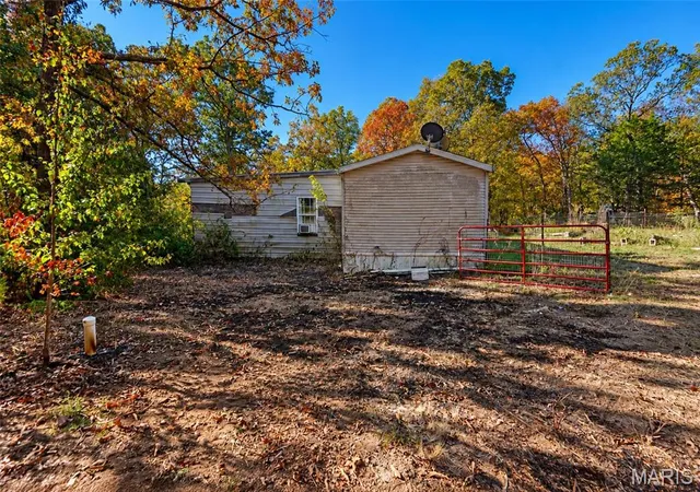 Photo 4 of Manufactured home for sale at 310 Linda Dr, Lonedell, MO 63060 | MLS# MIS26064938 | Listing updated on 2026-10-29