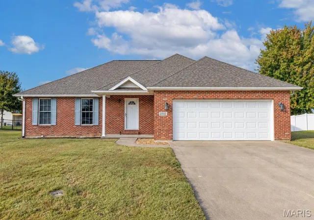 Photo 3 of Single family home for sale at 2310 York Dr, Jackson, MO 63755 | MLS# MIS26064940 | Listing updated on 2026-10-19