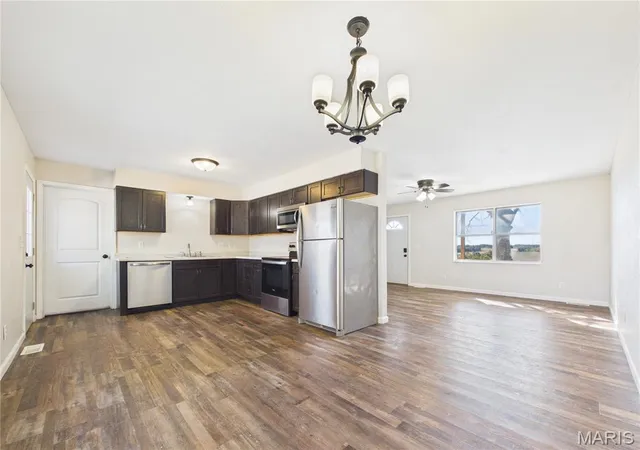 Photo 4 of Single family home for sale at 1016 Crestview Ln, Perryville, MO 63775 | MLS# MIS26064948 | Listing updated on 2026-10-08