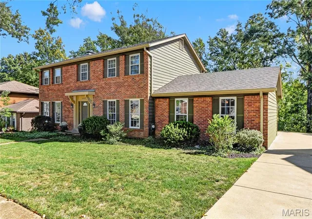 Photo 2 of Single family home for sale at 15552 Chequer Dr, Chesterfield, MO 63017 | MLS# MIS26064950 | Listing updated on 2026-10-19