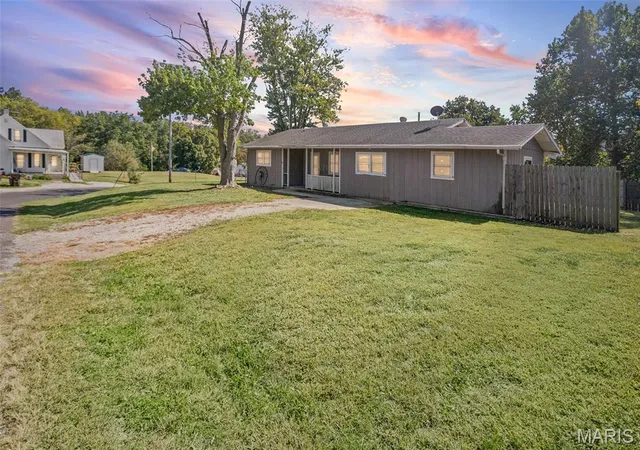 Photo 1 of Single family home for sale at 103 E North St, Pleasant Hill, IL 62366 | MLS# MIS26064957 | Listing updated on 2026-10-10