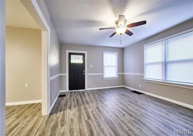 Photo 4 of Single family home for sale at 8718 Mavis Pl, Saint Louis, MO 63114 | MLS# MIS26064958 | Listing updated on 2026-10-25