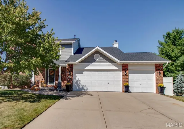 Photo 1 of Single family home for sale at 101 Sunnybrooke, Troy, IL 62294 | MLS# MIS26064959 | Listing updated on 2026-10-12