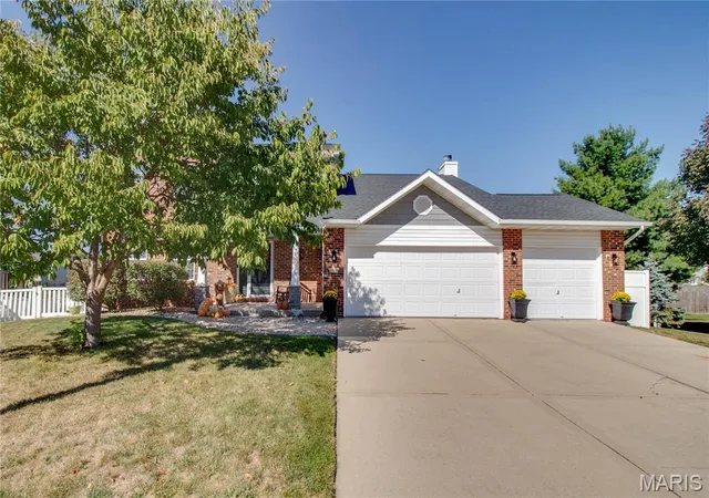 Photo 2 of Single family home for sale at 101 Sunnybrooke, Troy, IL 62294 | MLS# MIS26064959 | Listing updated on 2026-10-12