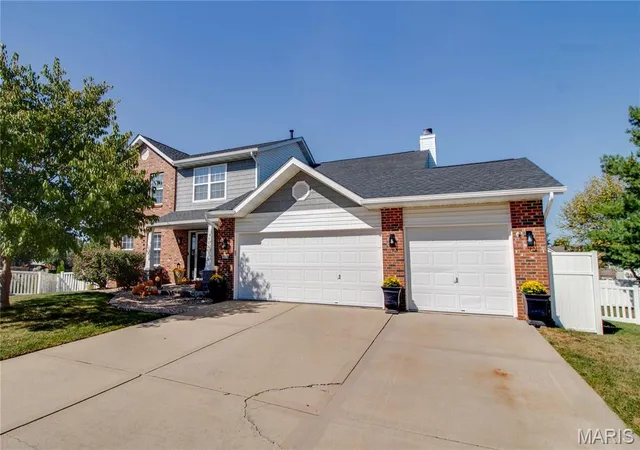 Photo 3 of Single family home for sale at 101 Sunnybrooke, Troy, IL 62294 | MLS# MIS26064959 | Listing updated on 2026-10-12
