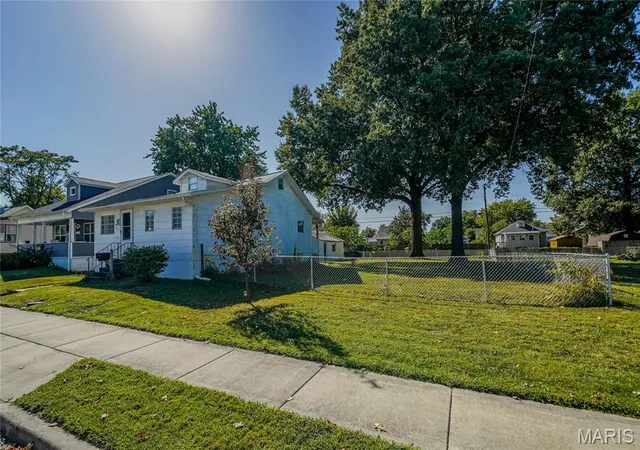 Photo 3 of Single family home for sale at 3017 Buxton Ave, Granite City, IL 62040 | MLS# MIS26064960 | Listing updated on 2026-10-20