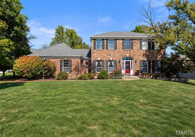 Photo 1 of Sale Pending at 720 Arbor Hvn Dr, Ballwin, MO 63021 | MLS# MIS26064963 | Listing updated on 2026-10-19