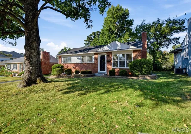 Single family home for sale at 713 Huntwood Ln, Saint Louis, MO 63122 | MLS# MIS26064964