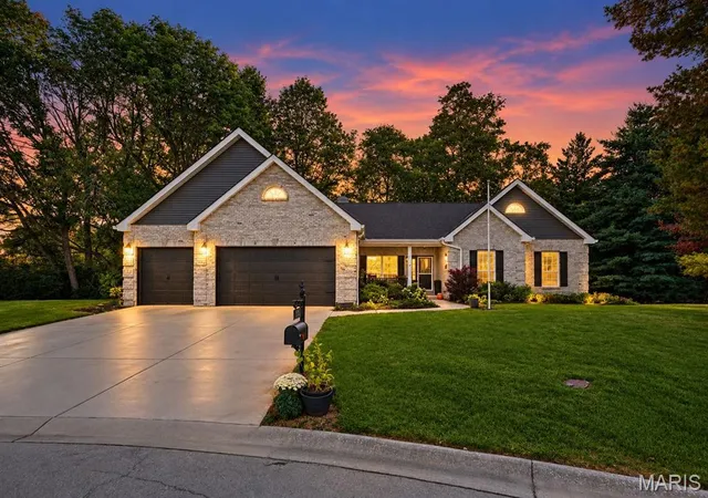 Photo 1 of Single family home for sale at 9 7th Fairway Ct, Belleville, IL 62220 | MLS# MIS26064965 | Listing updated on 2026-10-09