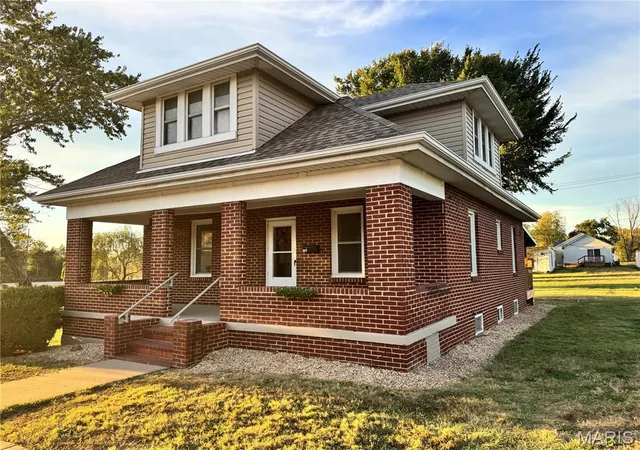 Single family home for sale at 307 E Pear Ave, Owensville, MO 65066 | MLS# MIS26064975
