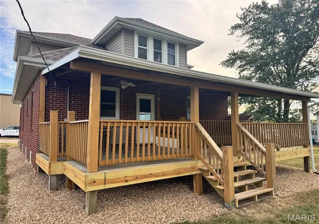Photo 2 of Single family home for sale at 307 E Pear Ave, Owensville, MO 65066 | MLS# MIS26064975 | Listing updated on 2026-10-17