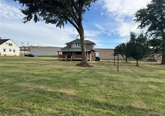 Photo 3 of Single family home for sale at 307 E Pear Ave, Owensville, MO 65066 | MLS# MIS26064975 | Listing updated on 2026-10-17