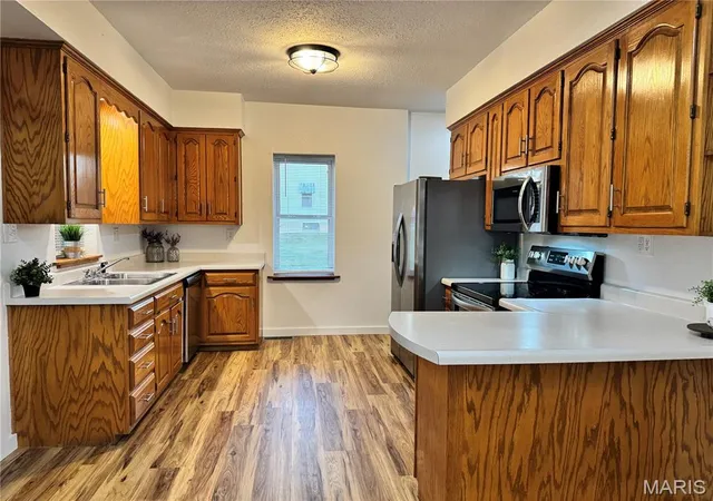 Photo 4 of Single family home for sale at 307 E Pear Ave, Owensville, MO 65066 | MLS# MIS26064975 | Listing updated on 2026-10-17