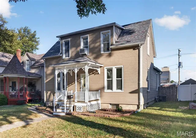 Photo 3 of Single family home for sale at 1011 13th Street, Highland, IL 62249 | MLS# MIS26064977 | Listing updated on 2026-10-09
