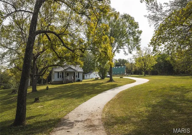 Photo 1 of Single family home for sale at 18290 State Route J, Newburg, MO 65550 | MLS# MIS26064983 | Listing updated on 2026-10-22