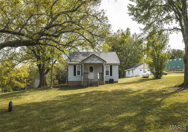 Photo 3 of Single family home for sale at 18290 State Route J, Newburg, MO 65550 | MLS# MIS26064983 | Listing updated on 2026-10-22
