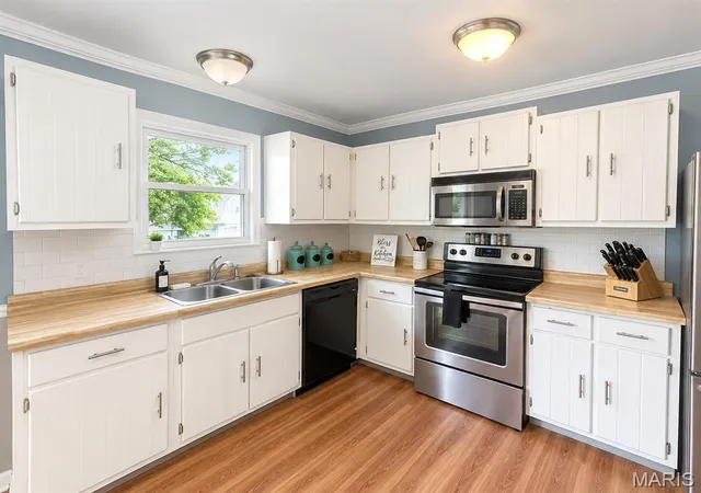 Photo 3 of Single family home for sale at 1 Mineral Dr, Saint Peters, MO 63376 | MLS# MIS26064985 | Listing updated on 2026-10-14