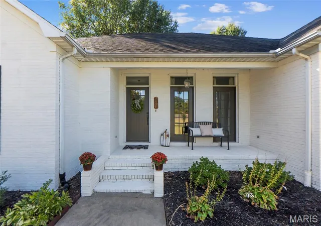 Photo 1 of Single family home for sale at 221 La Vista Rd, Steele, MO 63877 | MLS# MIS26064989 | Listing updated on 2026-10-09