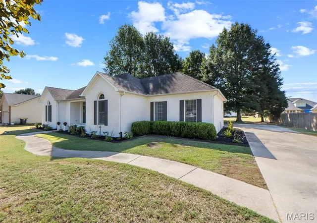 Photo 2 of Single family home for sale at 221 La Vista Rd, Steele, MO 63877 | MLS# MIS26064989 | Listing updated on 2026-10-09