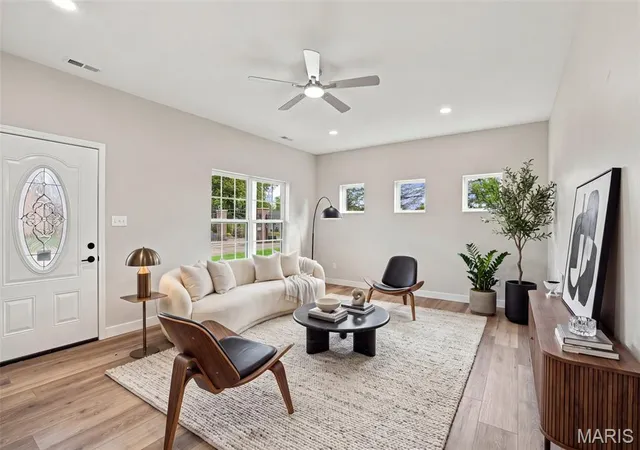 Photo 2 of Single family home for sale at 20 Butterfield Dr, Farmington, MO 63640 | MLS# MIS26064995 | Listing updated on 2026-10-26