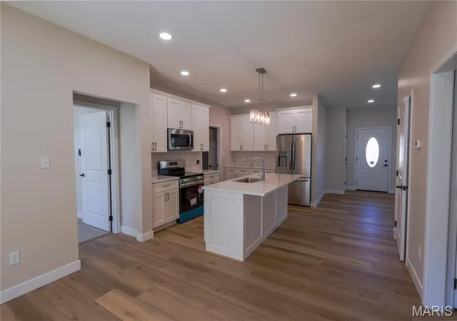 Photo 3 of Single family home for sale at 20 Butterfield Dr, Farmington, MO 63640 | MLS# MIS26064995 | Listing updated on 2026-10-08