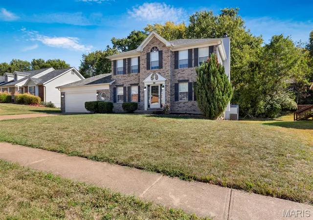 Photo 3 of Sale Pending at 9942 Colonnade Meadows Dr, Saint Louis, MO 63137 | MLS# MIS26064997 | Listing updated on 2026-10-25